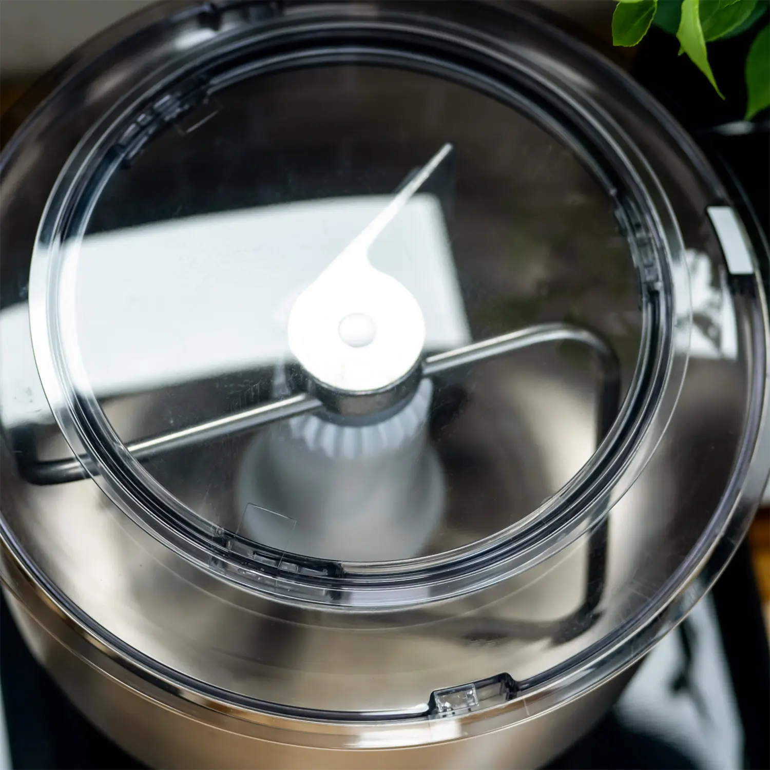 Black Universal Plus with Stainless Steel Bowl - Image 3