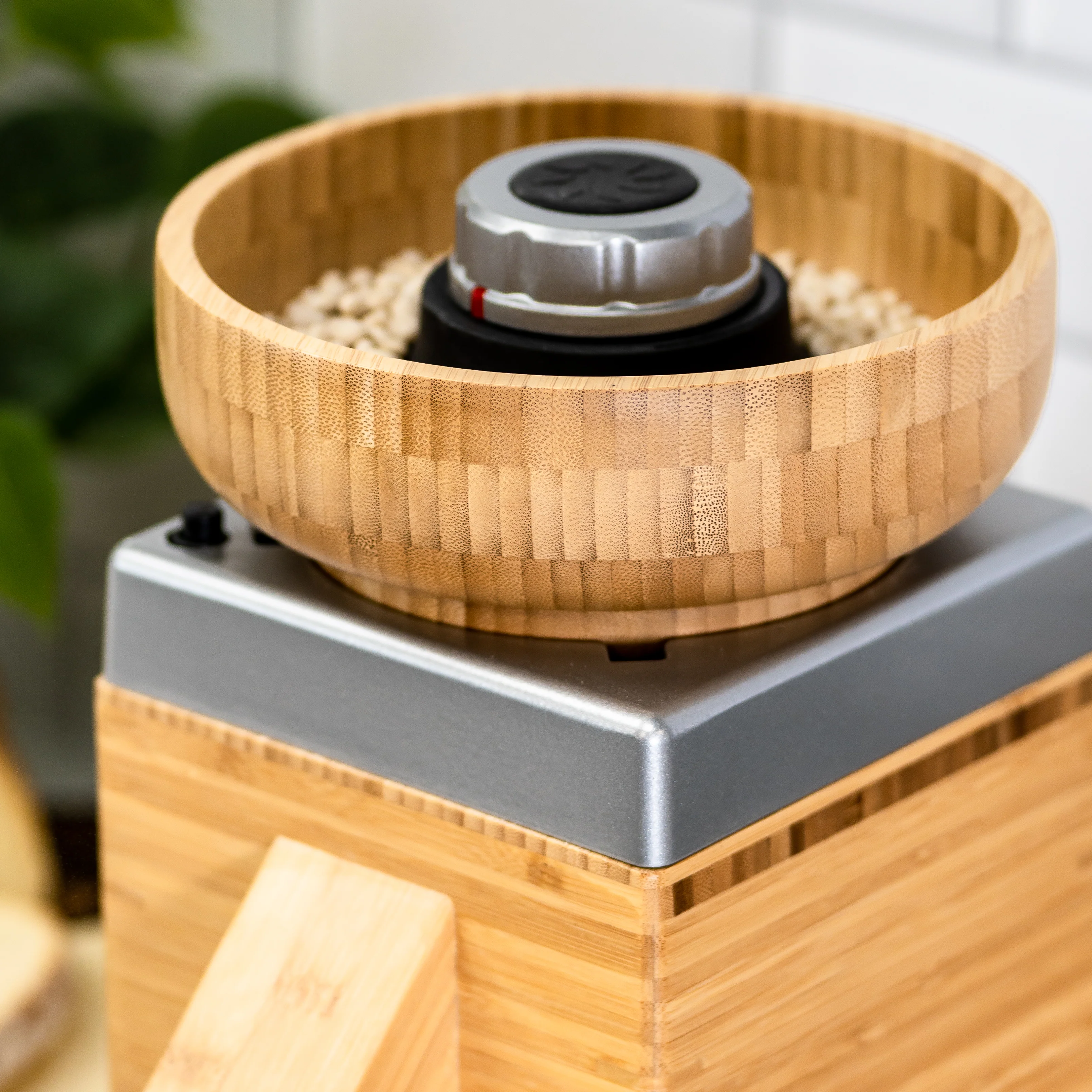 Refurbished Harvest Grain Mill - Silver - Image 5